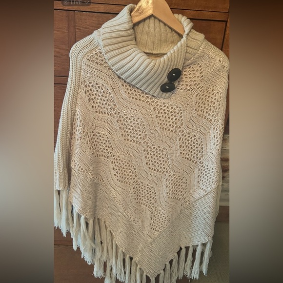 Cozy beige stitch pullover knit  poncho - Picture 1 of 4